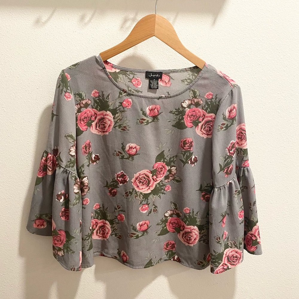 Justify Loose Floral Butterfly Sleeve Blouse